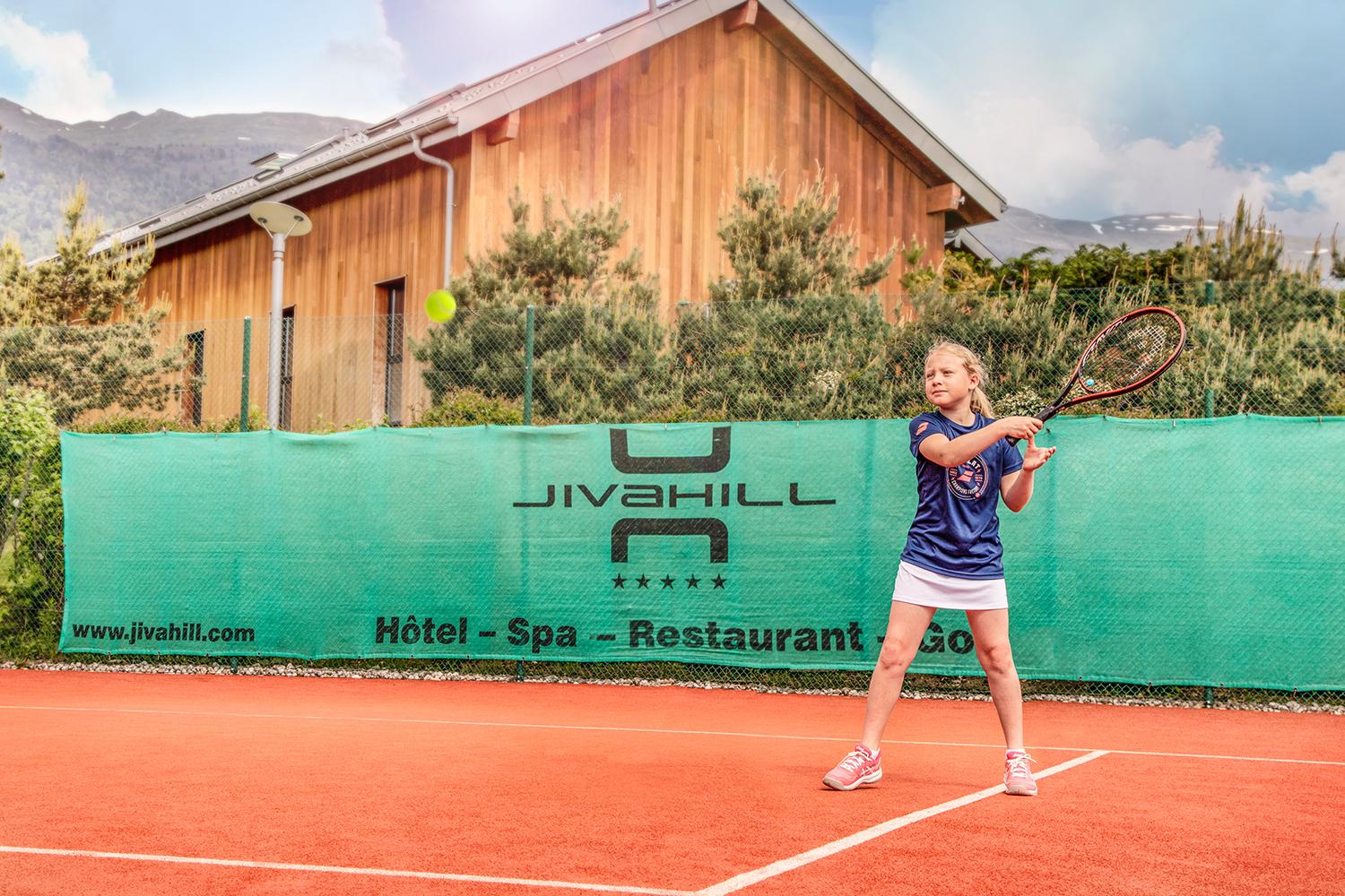 Discover the private tennis lessons at JIVA HILL RESORT in Crozet in